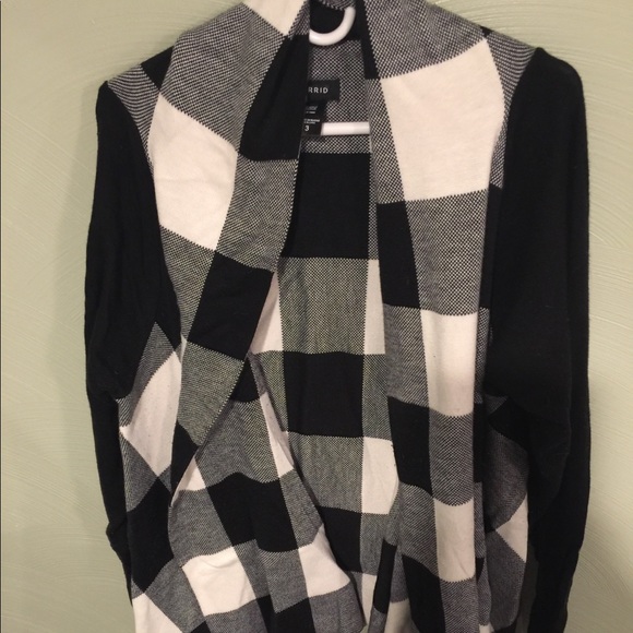Black and white buffalo plaid sweater Clearance